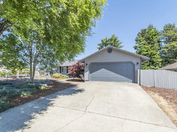 1206 Yew Ct, Florence, OR 97439