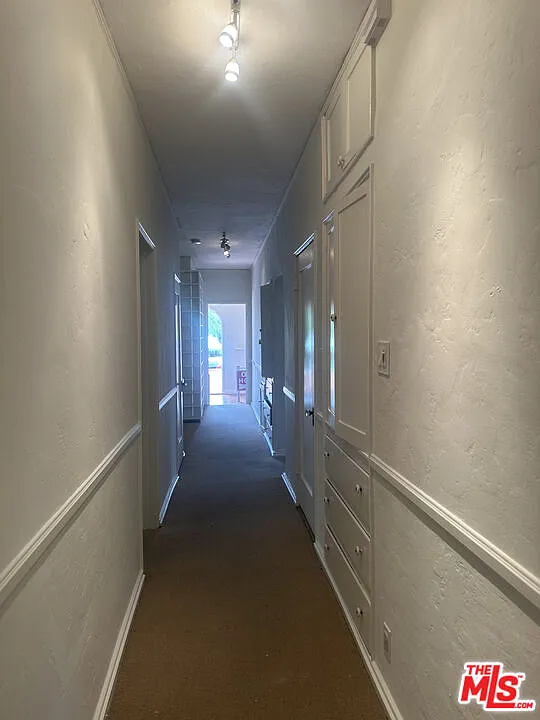3 bed, 2.0 bath, 1900 sqft, $5,795 — Photo 4