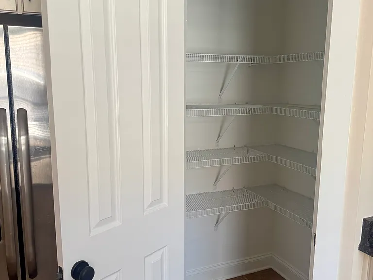 116 Savannah Ave — Photo 6