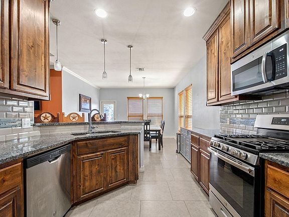 5th image of 121 Alydar Dr