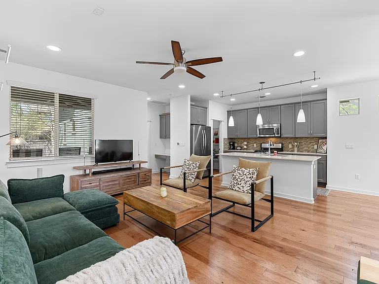 4408 Banister Ln #B — Photo 8