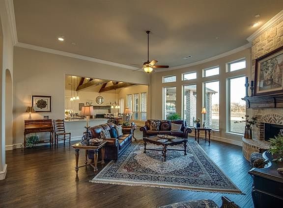 4th image of 902 Clove Glen Ct
