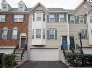 8 Fir St, Jersey City, NJ 07305