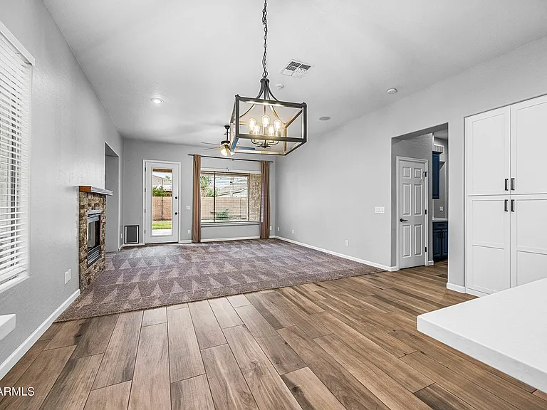 4231 E Marshall Ave — Photo 15