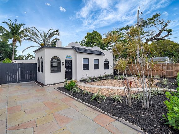 5th image of 705 Colonial Road