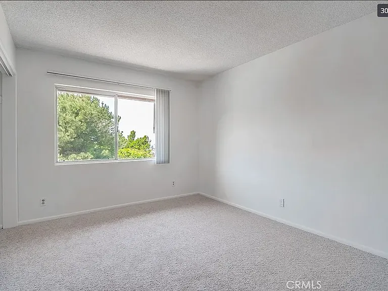 6310 Avenue De Palma — Photo 24