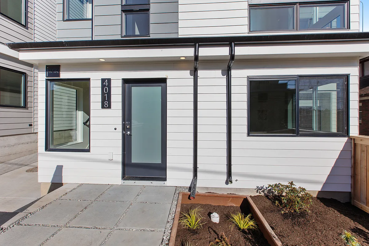 Building Photo - 4018 5th Ave NE