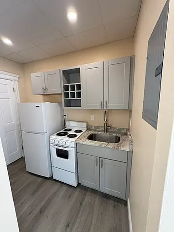 20 Coral Ave #6 — Photo 3