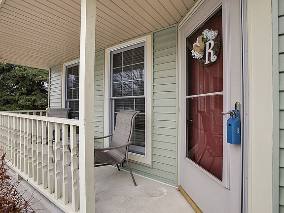 3rd image of 8640 Saratoga Ln