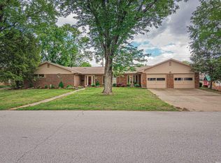 1616 Burnett Ln, Vincennes, IN 47591