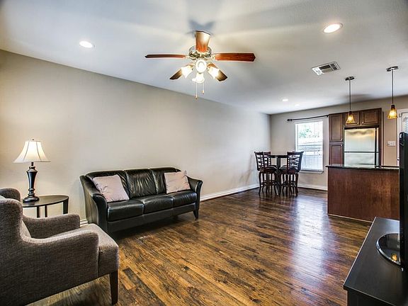 5th image of 4744B Bradford Dr