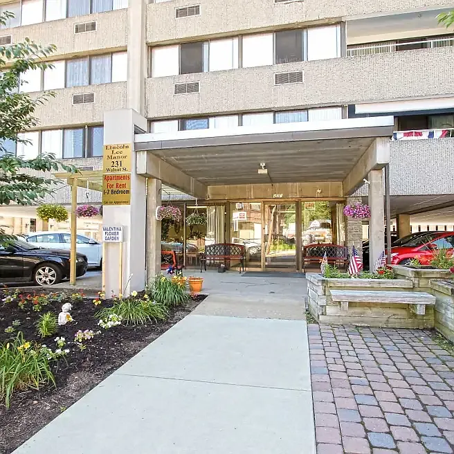 1 bed, 450 sqft, $650 — Photo 2