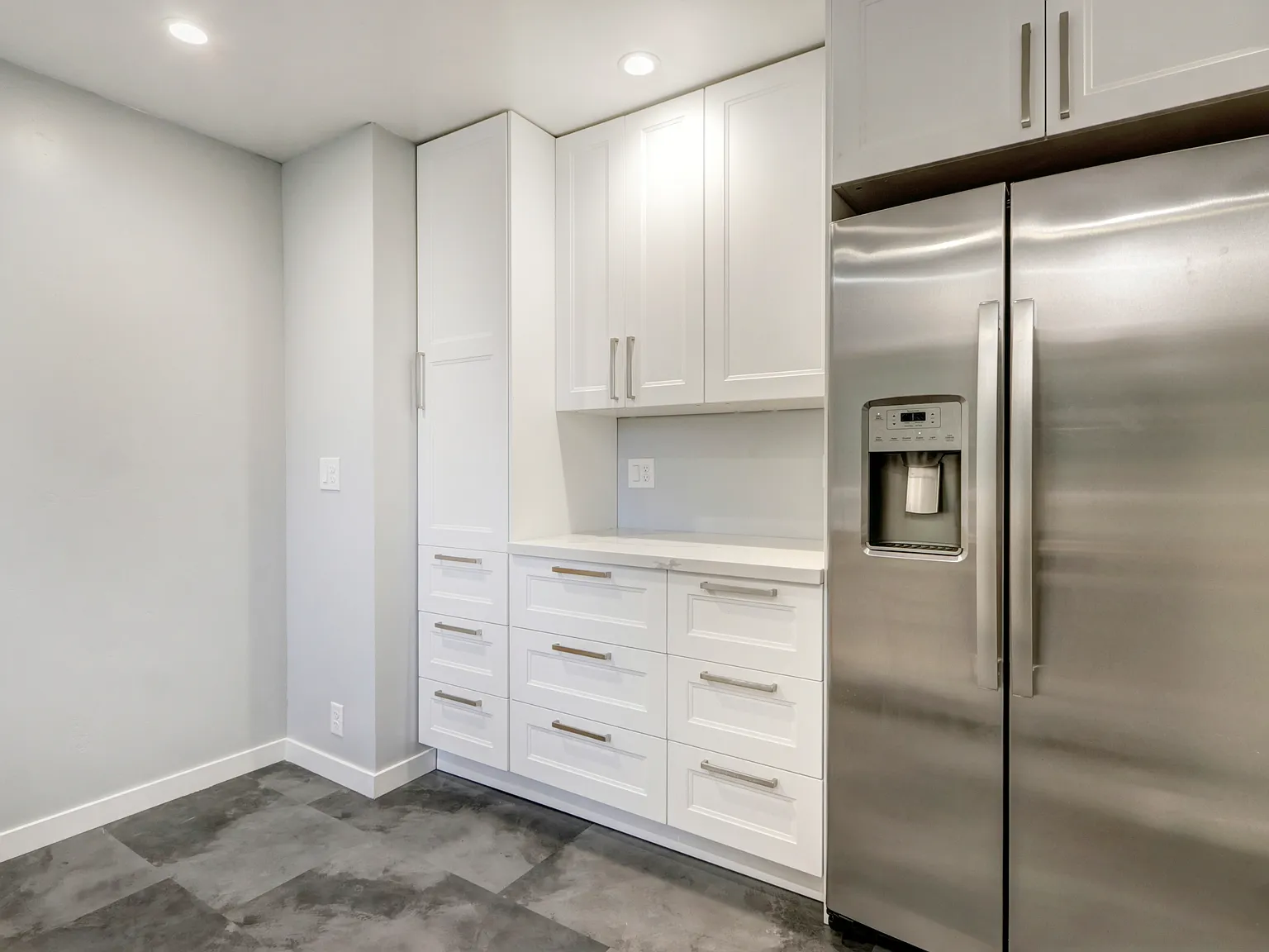 3 bed, 1.5 bath, 1100 sqft, $2,385 — Photo 4