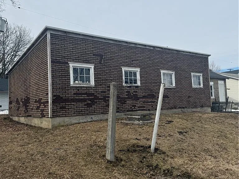 170 S Whitfield St — Photo 1