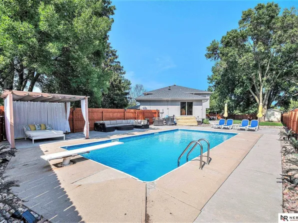 1505 N 213th Cir, Elkhorn, NE 68022