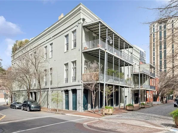 225 Girod St APT 202, New Orleans, LA 70130