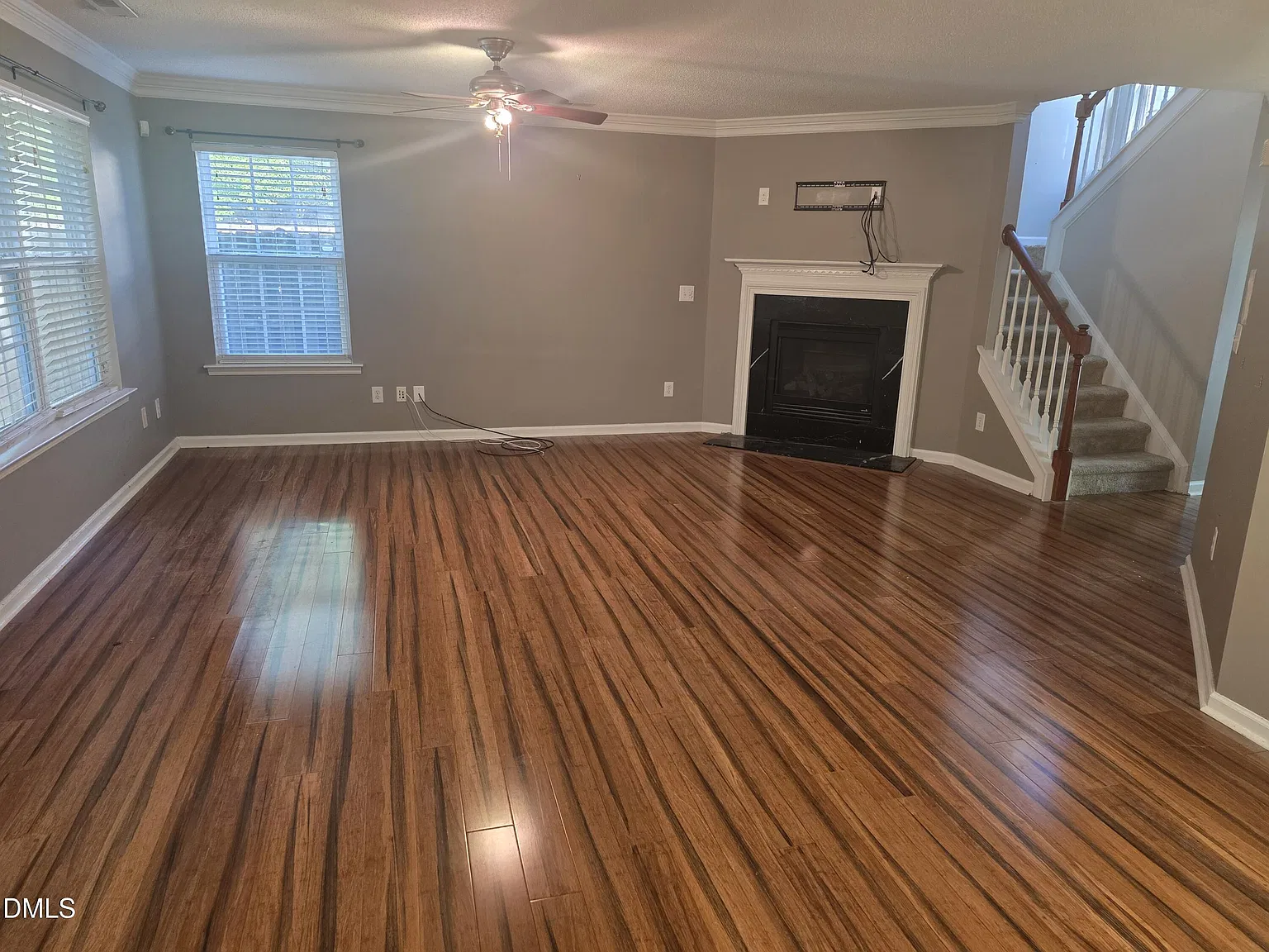 3 bed, 2.5 bath, 1560 sqft, $2,000 — Photo 2