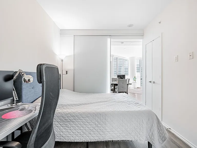 45 Charles St E #1801 — Photo 14