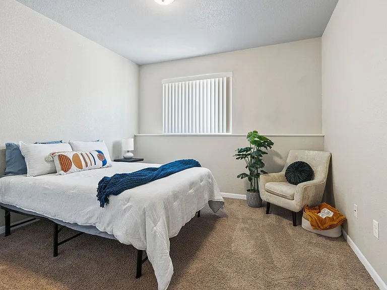 Willow Falls Apartments — Photo 36