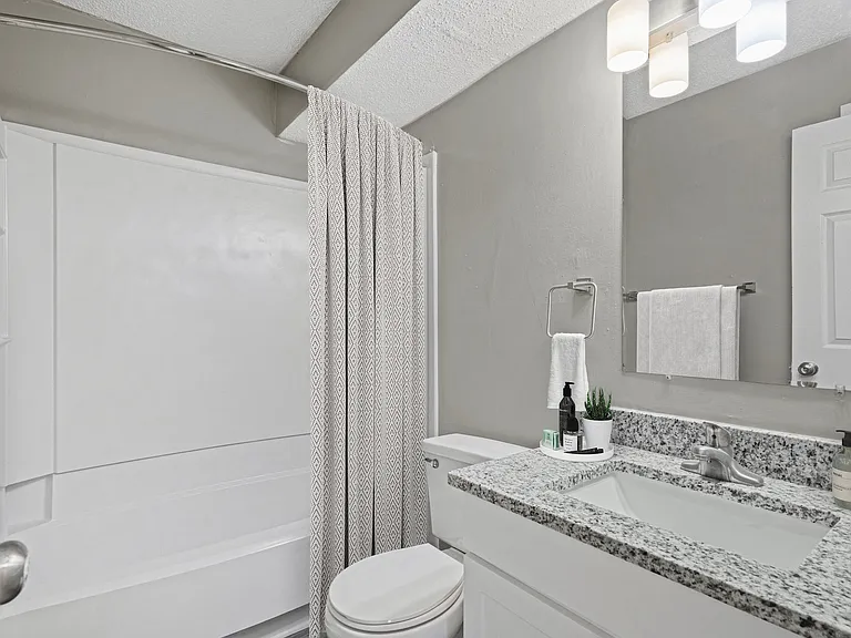 Summit Village Apartments — Photo 17