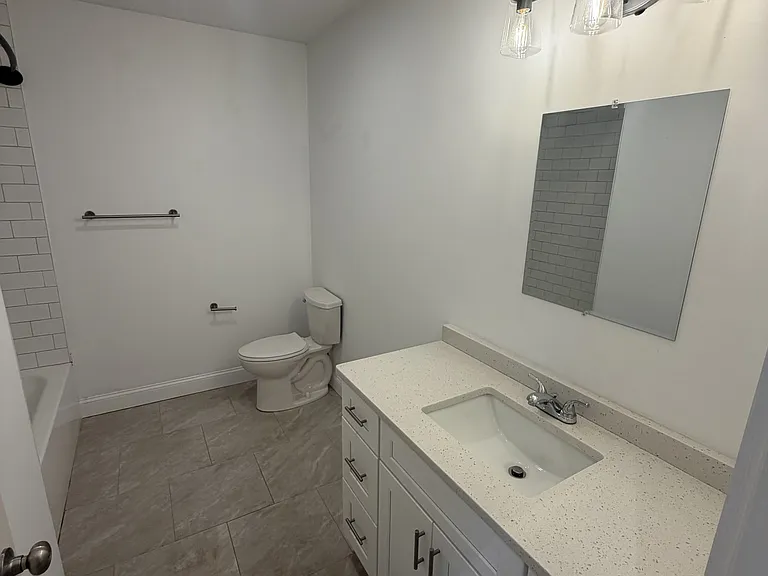 105 William St #406 — Photo 7