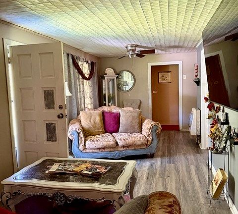 5th image of 2077 Burson Rd