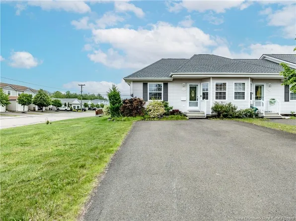 107 Firmin Cres, Dieppe, NB E1A 8G3