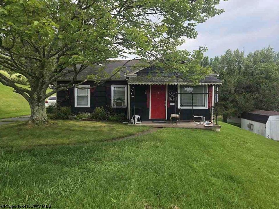 1st image of 1205 Woodland Cres