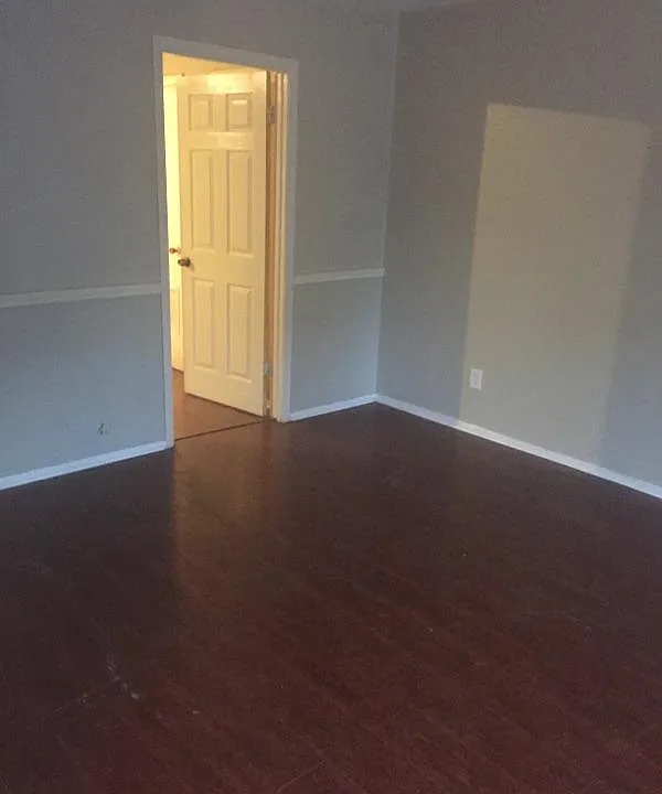 223 Kelsey Ave #4