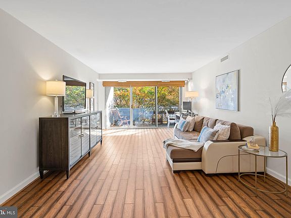5th image of 8315 N Brook Ln #2-301