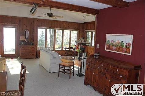 4th image of 2489 Lakefront Dr