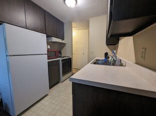4101 Parklawn Ave APT 110, Edina, MN 55435