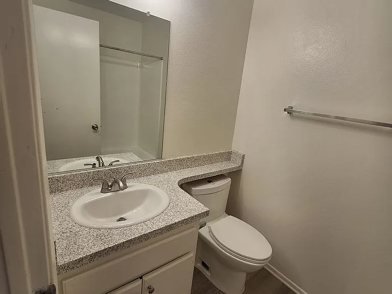 489 S Chatham Cir — Photo 14