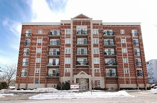 1st image of 405 Creekside Dr Unit 403