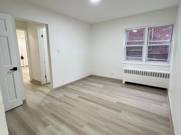 60-57 59th Avenue image 4 of 9