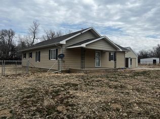 126 SE 10th Rd, Great Bend, KS 67530