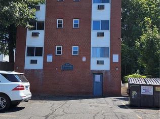 76 Palisade Ave APT C2, Bridgeport, CT 06610