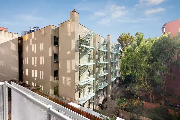 Rented by Compass | media 22