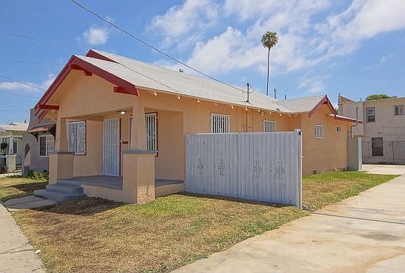front view Iron Gate