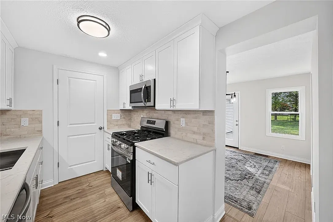 3 bed, 1250 sqft, $2,450 — Photo 4