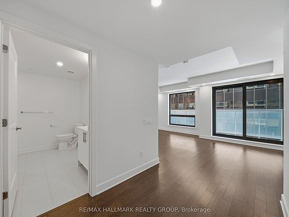 4th image of 180 George St #501