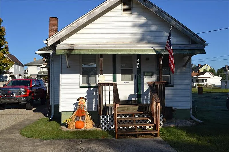 524 Howard St photo 1