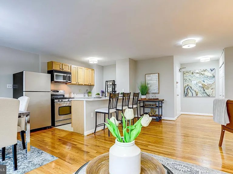 1200 S Arlington Ridge Rd #608 — Photo 7