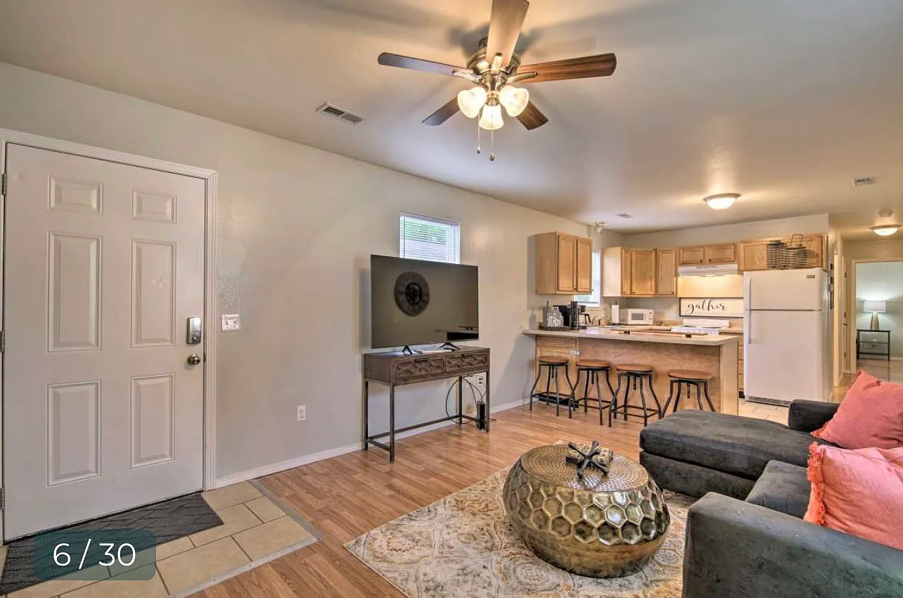 2 bed, 1.5 bath, 893 sqft, $1,850 — Photo 2