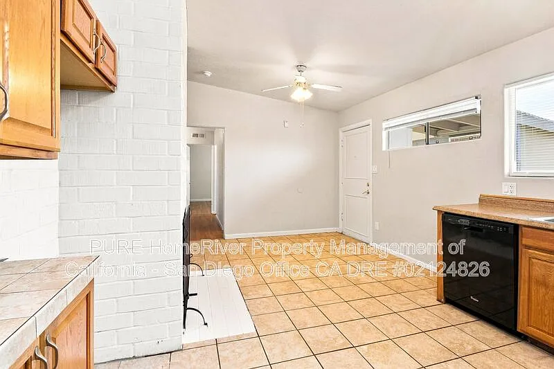 3 bed, 1.5 bath, 1050 sqft, $3,299 — Photo 4
