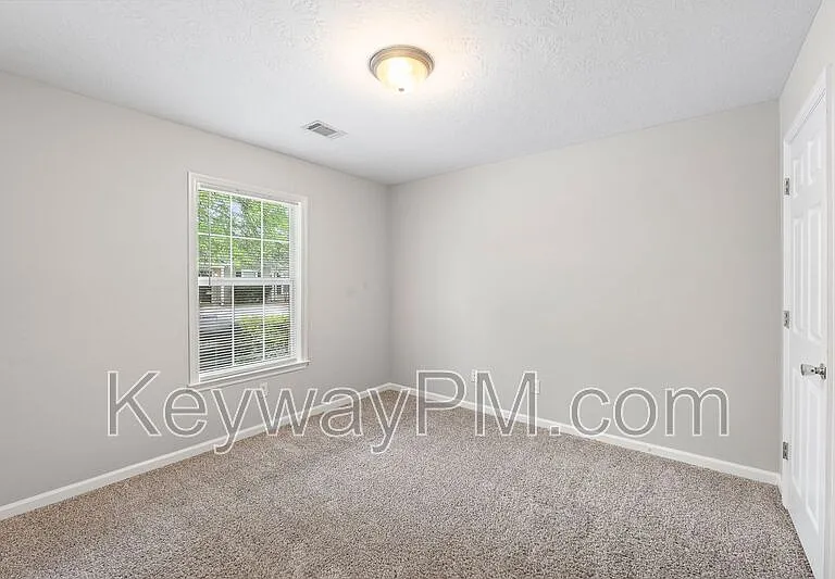 1006 Bertram Rd — Photo 8