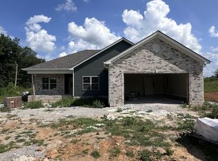 211 Bedford Ct, Hopkinsville, KY 42240