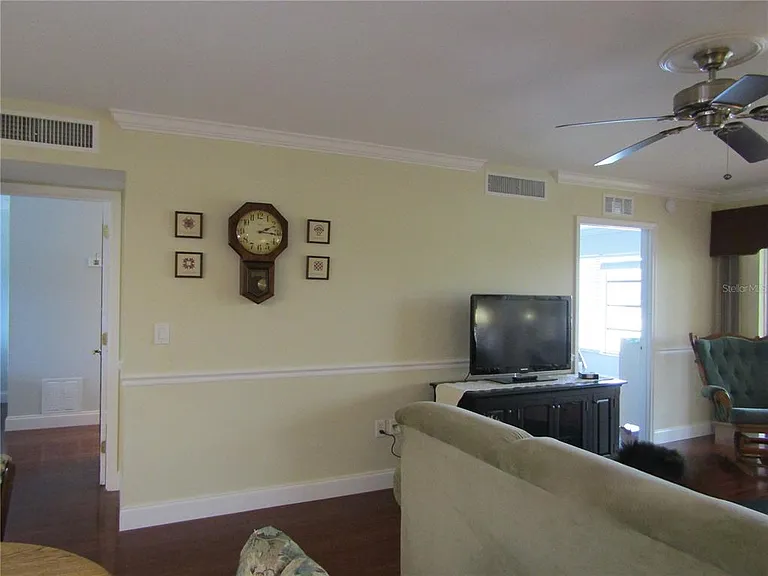 7351 W Country Club Dr N #202 — Photo 8