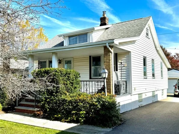 1521 Fruitland Ave, Mayfield Heights, OH 44124