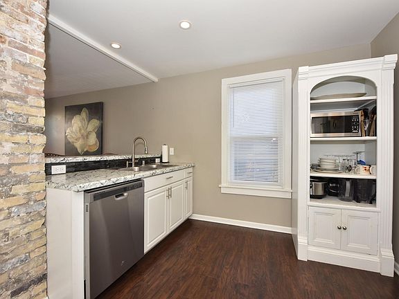 5th image of 1626 N Warren Ave #1